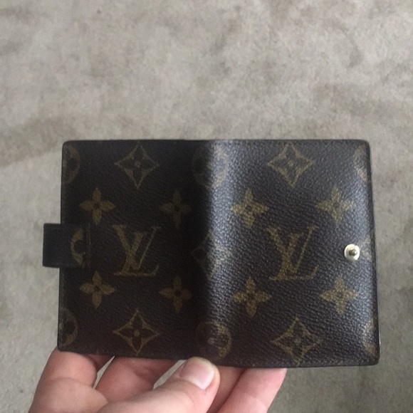 Mens Louis Vuitton wallet - Picture 4 of 4